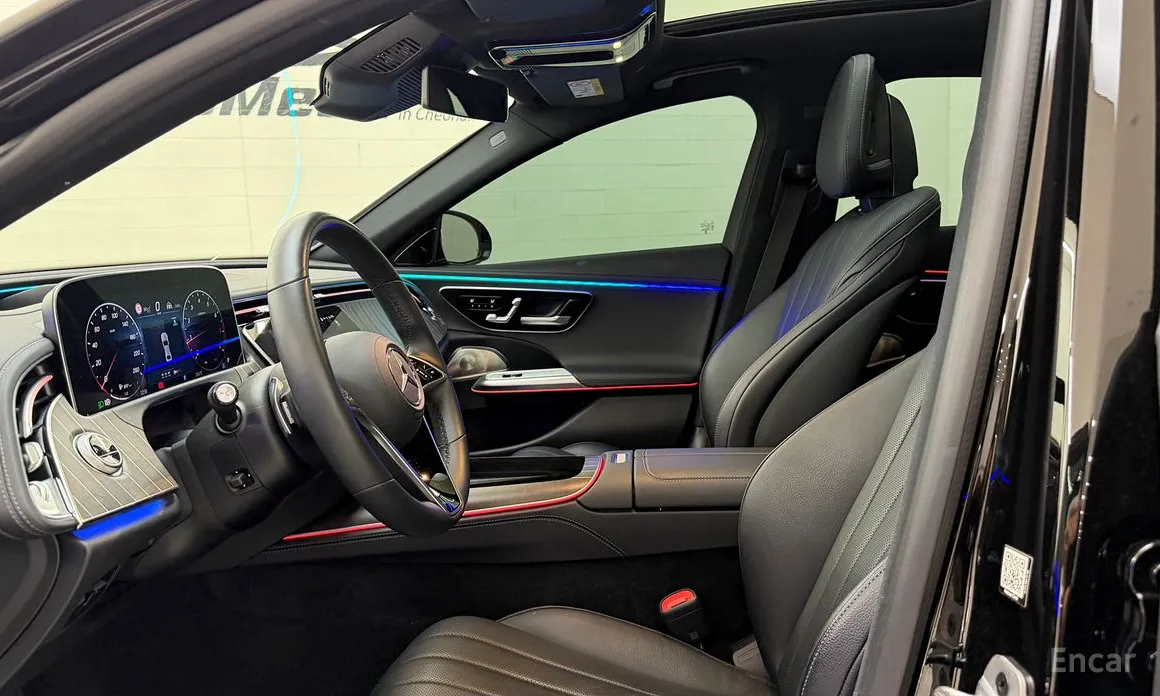 Mercedes-Benz E-Class 2024 E300 4MATIC Exclusive