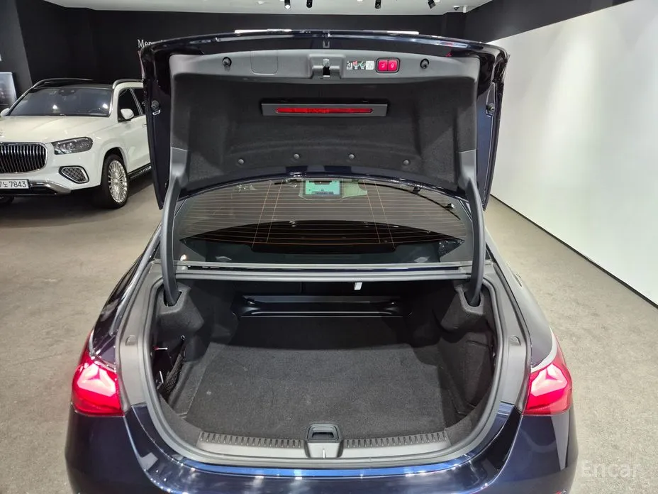 Mercedes-Benz E-Class 2024 E220d 4MATIC Exclusive