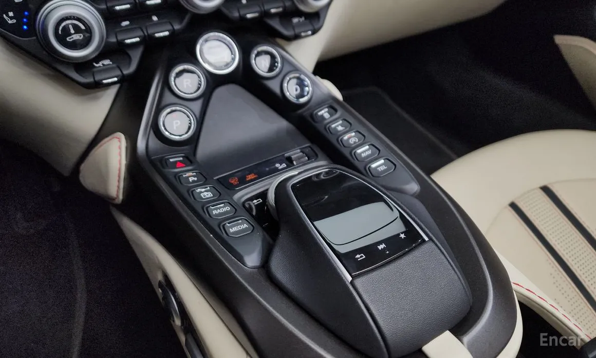 Aston Martin Vantage 2018 4.0 V8 Roadster