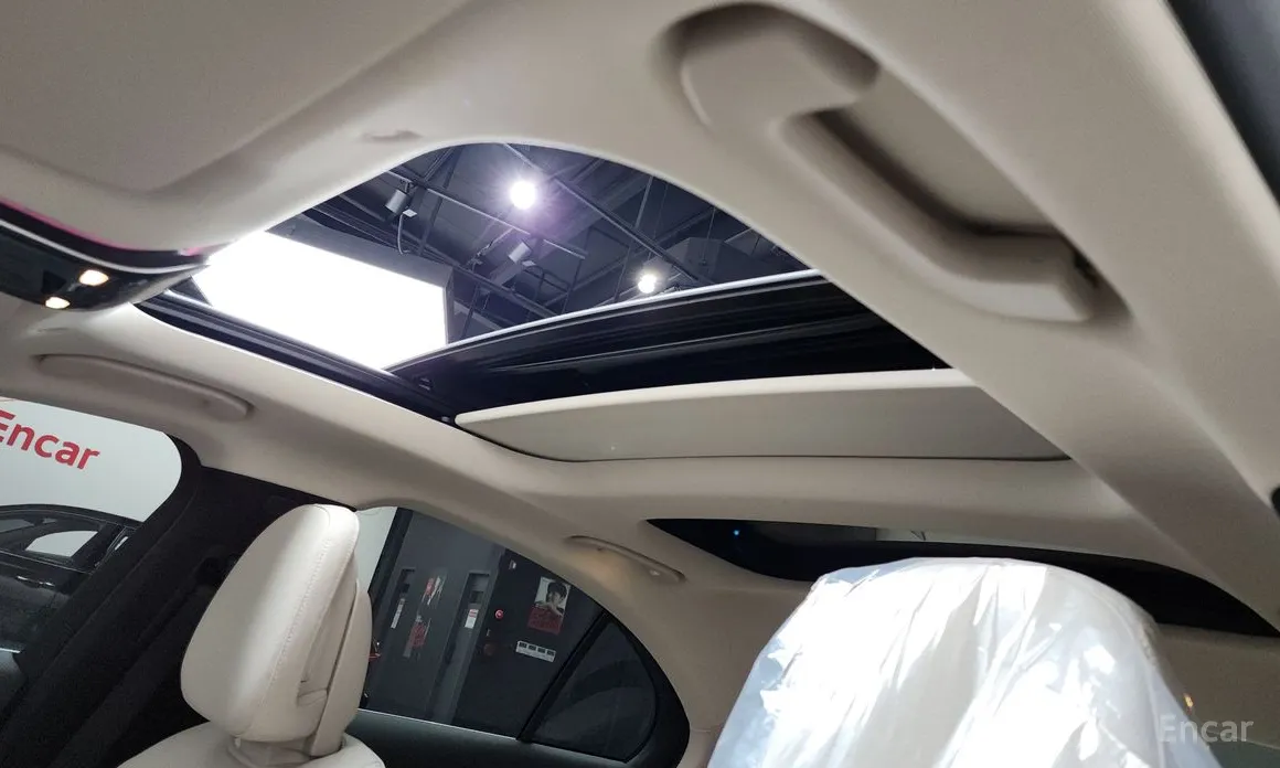 Mercedes-Benz E-Class 2024 E200 Avantgarde