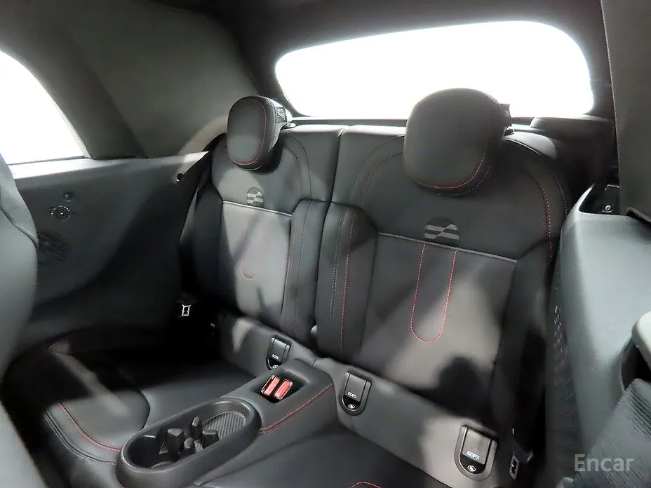 Mini Cooper Convertible 2025 JCW