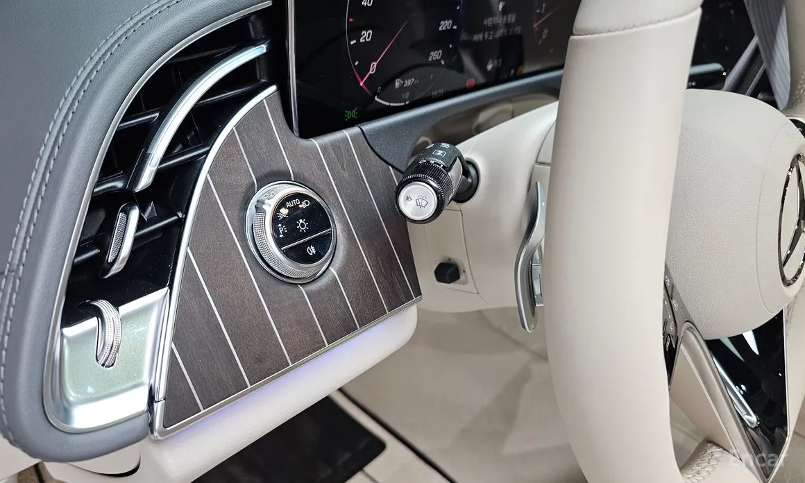 Mercedes-Benz E-Class 2024 E300 4MATIC Exclusive