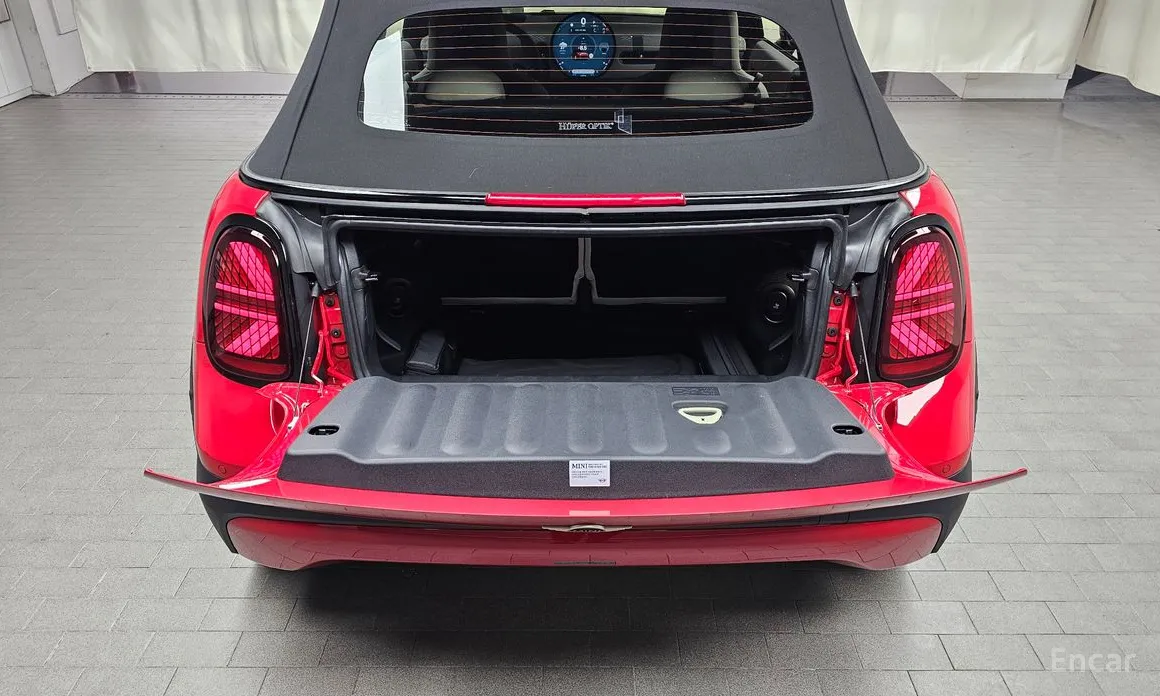 Mini Cooper Convertible 2025 Favoured