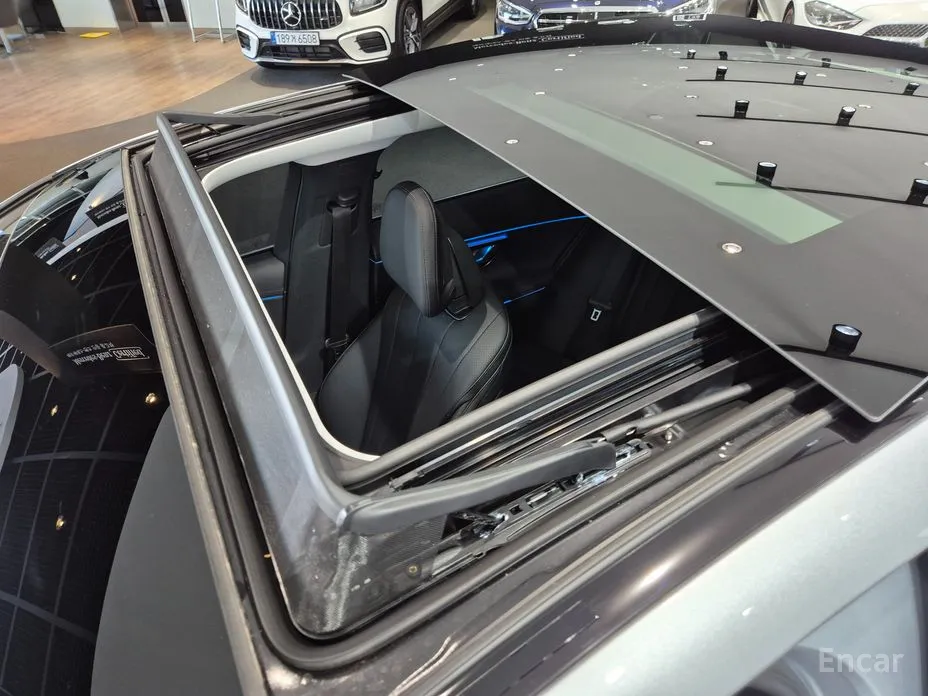 Mercedes-Benz E-Class 2024 E200 Avantgarde