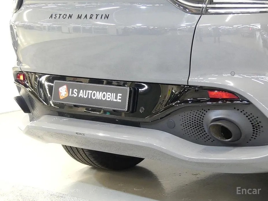 Aston Martin DBX 2020 4.0 V8