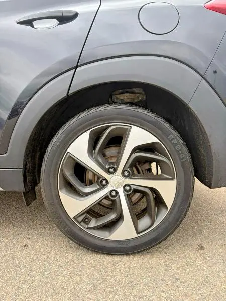 HYUNDAI TUCSON 2018 VIN KM8J3CA2XJU794296