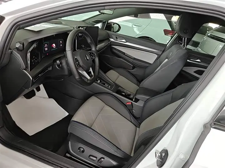 Volkswagen Golf 2025 2025款 改款二 300TSI R-Line