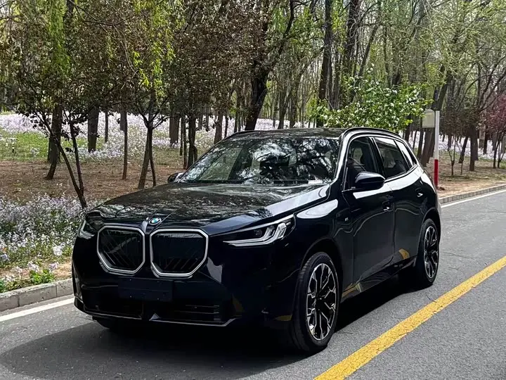 BMW X3 2026 2026款 xDrive30L 领先型 M运动曜夜套装