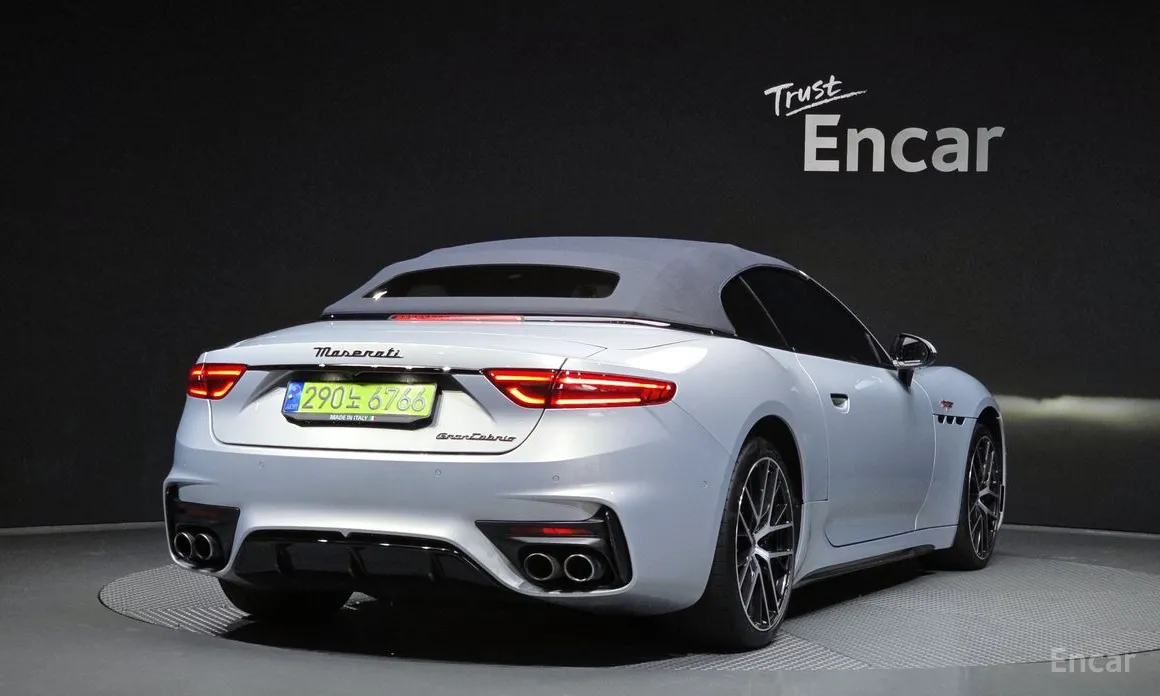 Maserati GranCabrio 2024 3.0 V6 Trofeo