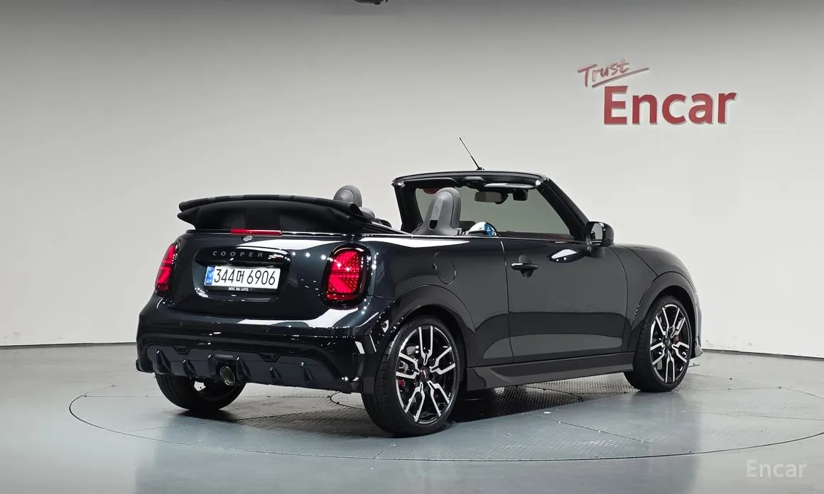 Mini Cooper Convertible 2025 JCW