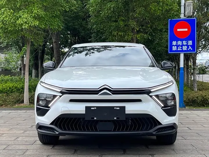 Citroen C5 X 2025 2025款 1.6T 海外版