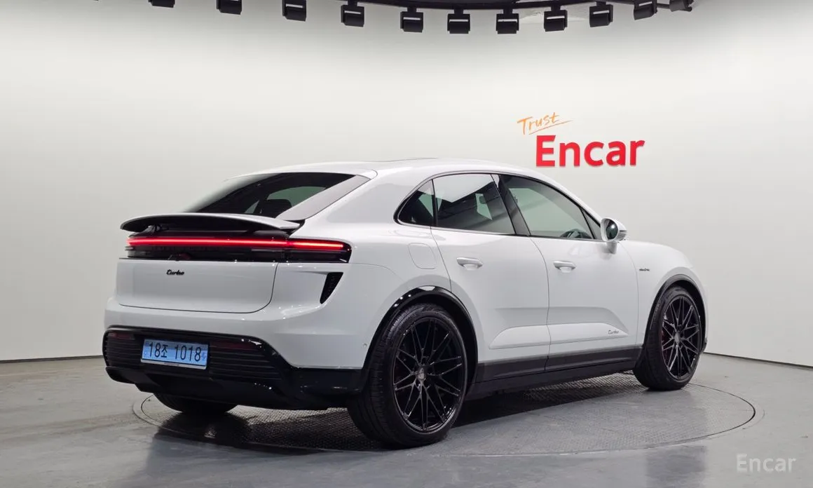 Porsche Macan 2024 Turbo
