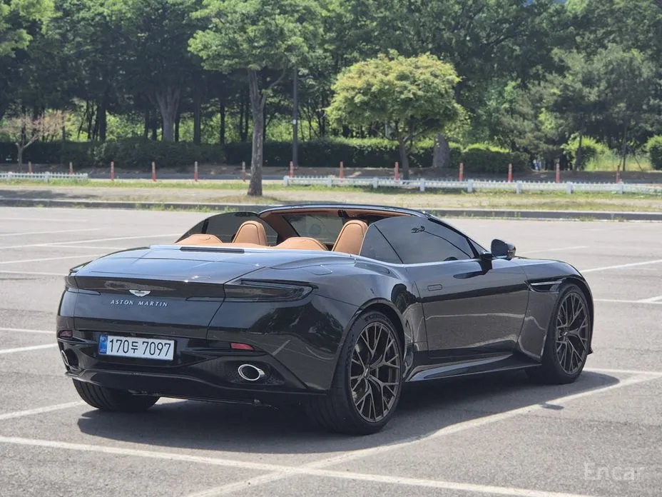 Aston Martin DB12 2023 4.0 V8 Volante