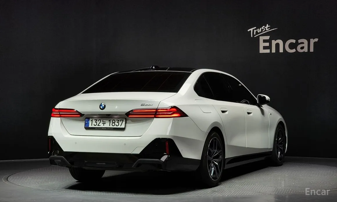 BMW 5 Series 2023 520i M Sport
