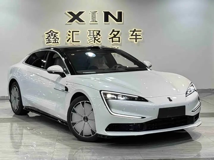 BYD Yangwang U7 2025 2025款 PHEV 五座豪华版