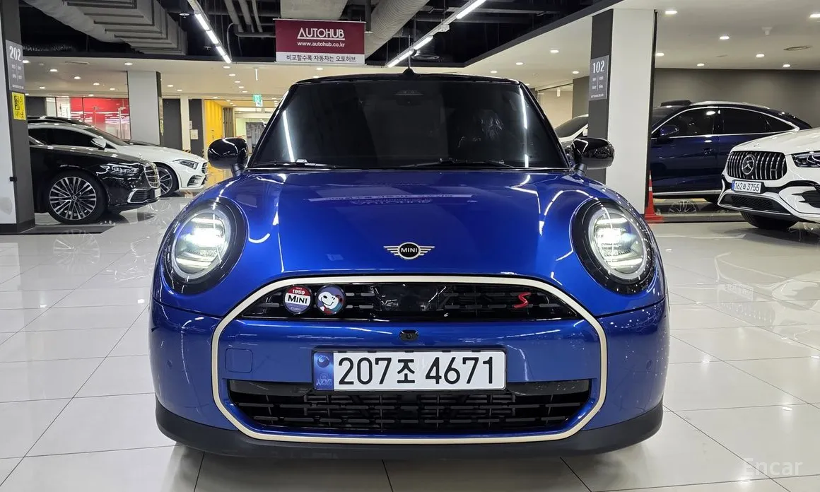 Mini Cooper Convertible 2025 Favoured