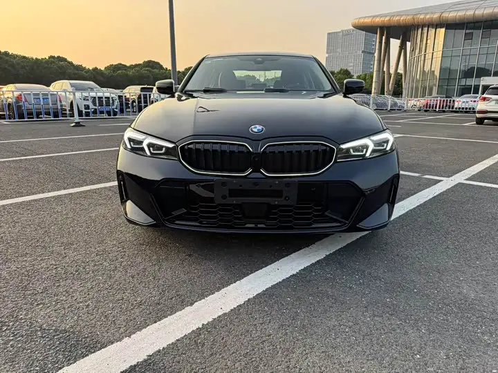 BMW 3 Series 2026 2026款 330Li M运动曜夜套装