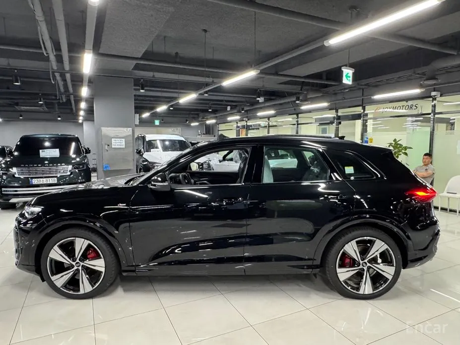 Audi Q5 2025 40 TDI Quattro S Line Black Edition