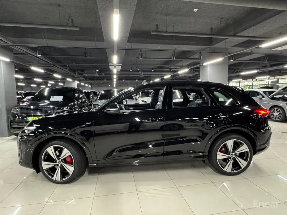 Audi Q5 2025 40 TDI Quattro S Line Black Edition