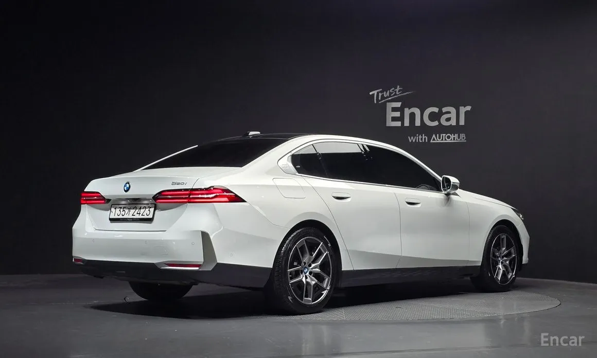BMW 5 Series 2023 520i