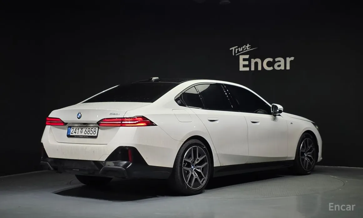 BMW 5 Series 2023 520i M Sport