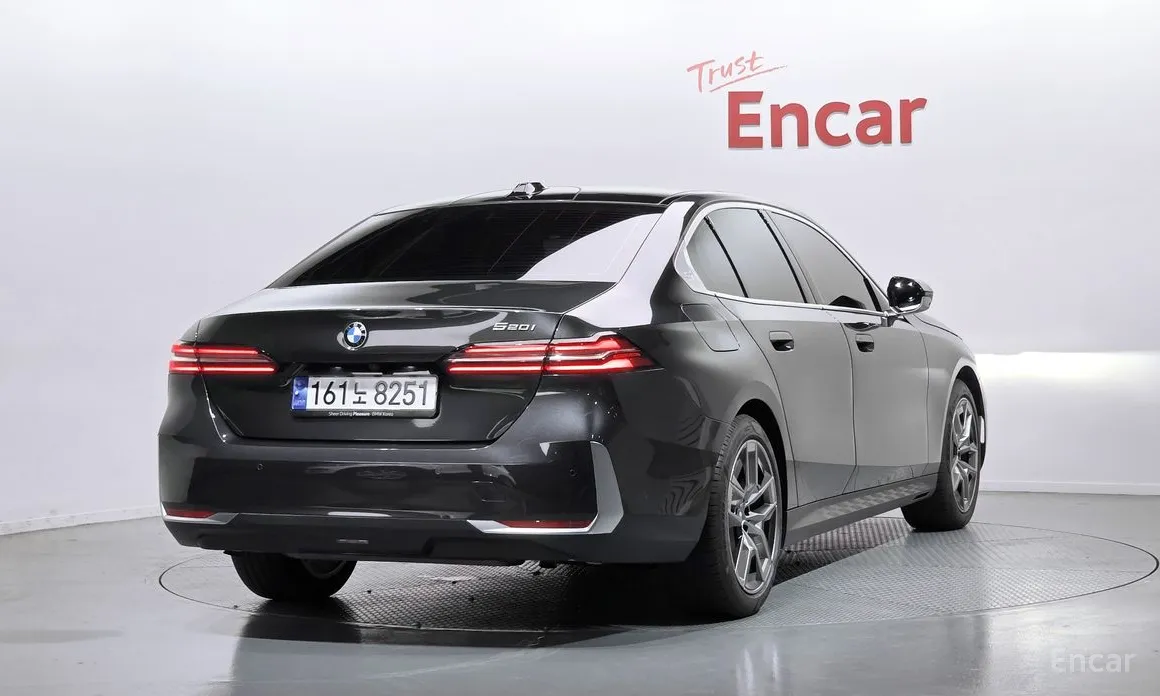 BMW 5 Series 2023 520i