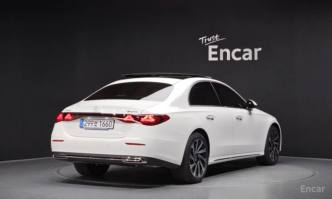 Mercedes-Benz E-Class 2024 E300 4MATIC Exclusive