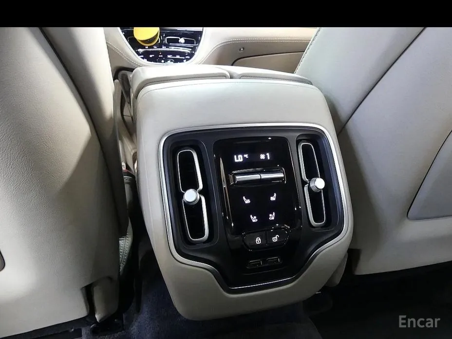 Aston Martin DBX 2020 4.0 V8 707