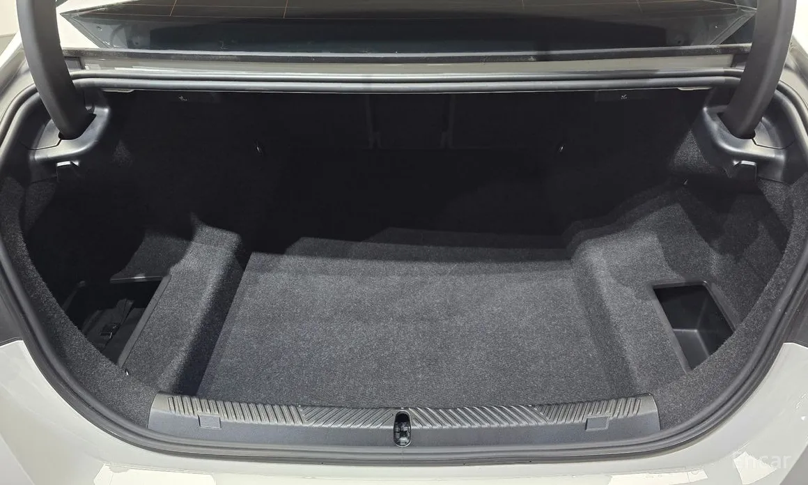 BMW 5 Series 2023 520i
