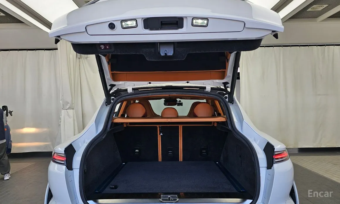 Aston Martin DBX 2020 4.0 V8 707