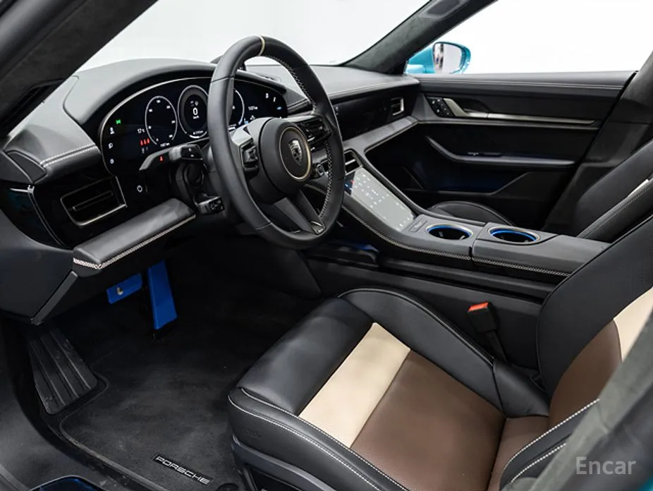 Porsche Taycan 2020 Turbo