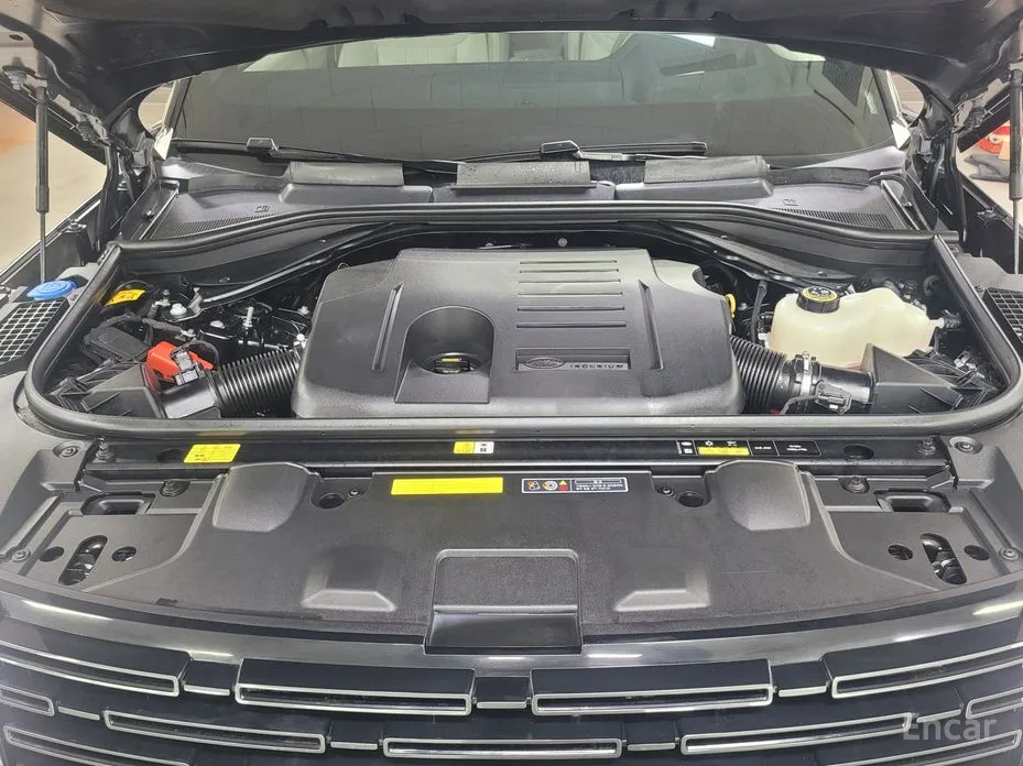 Land Rover Range Rover 2022 P550E AB