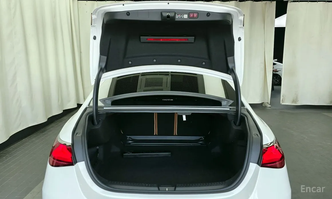 Mercedes-Benz E-Class 2024 E200 Avantgarde
