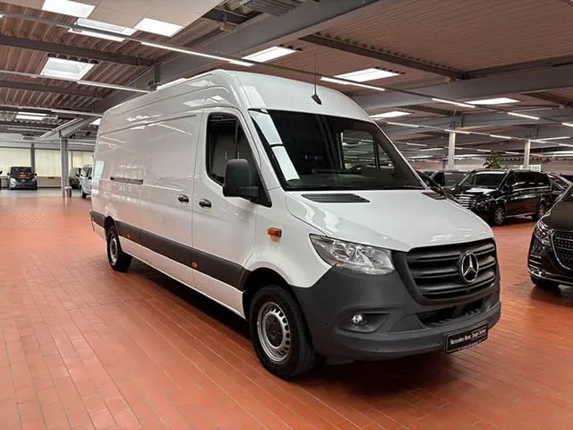 2023 Mercedes-Benz Sprinter L3H2