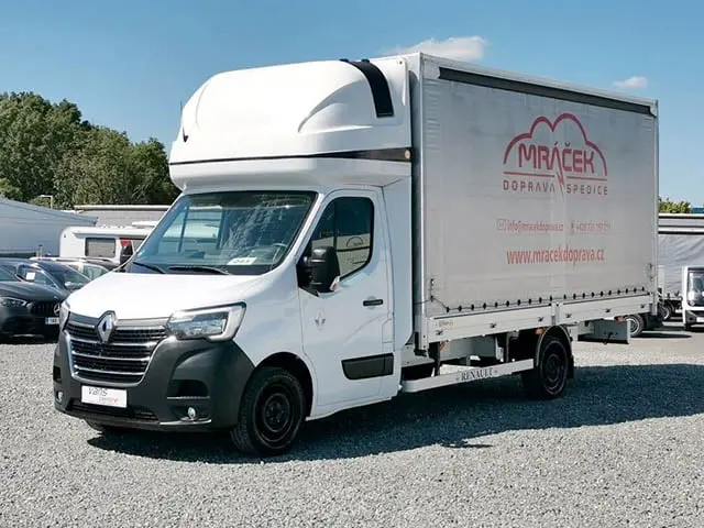 2023 Renault Master тентовый грузовик