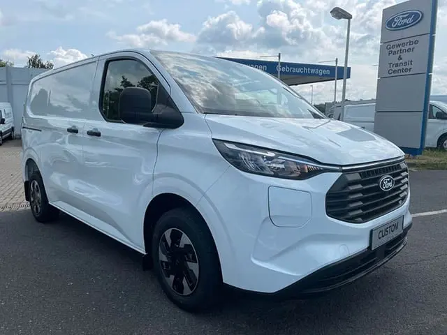 2025 Ford Transit Custom L1