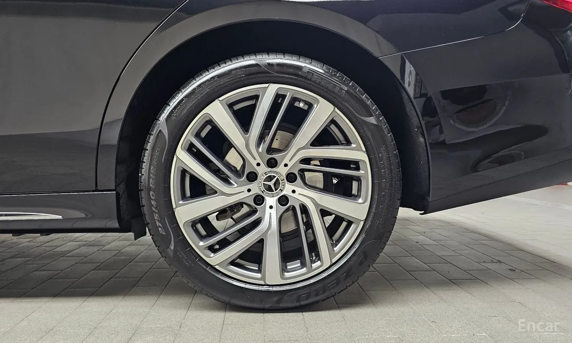 Mercedes-Benz E-Class 2024 E220d 4MATIC Exclusive