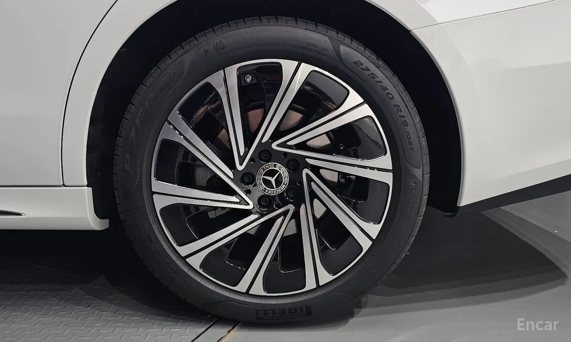 Mercedes-Benz E-Class 2024 E300 4MATIC Exclusive