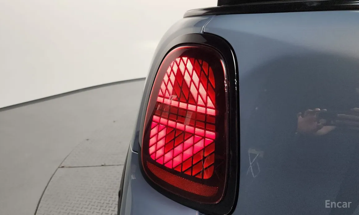 Mini Cooper Convertible 2025 Favoured