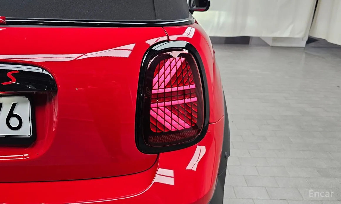 Mini Cooper Convertible 2025 Favoured