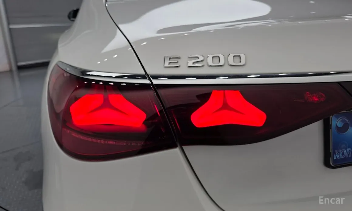 Mercedes-Benz E-Class 2024 E200 Avantgarde