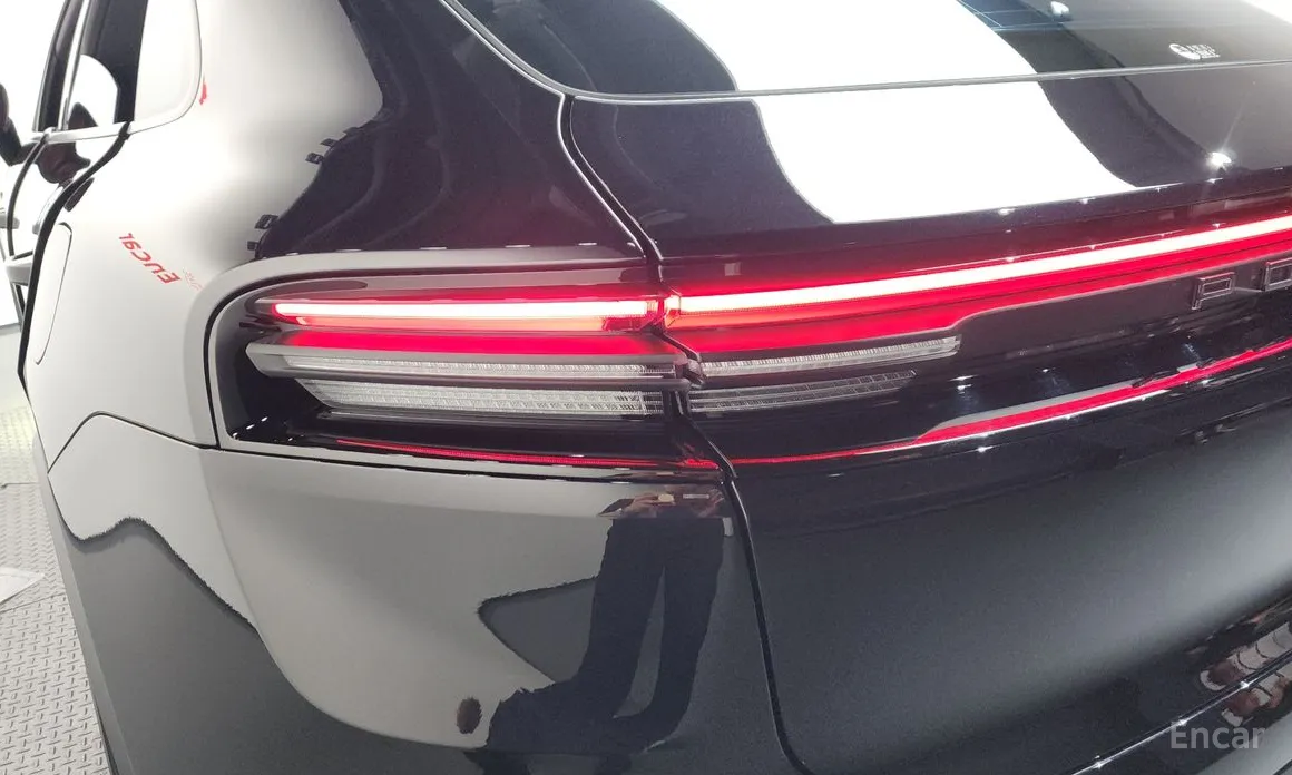 Porsche Macan 2024 Base 4