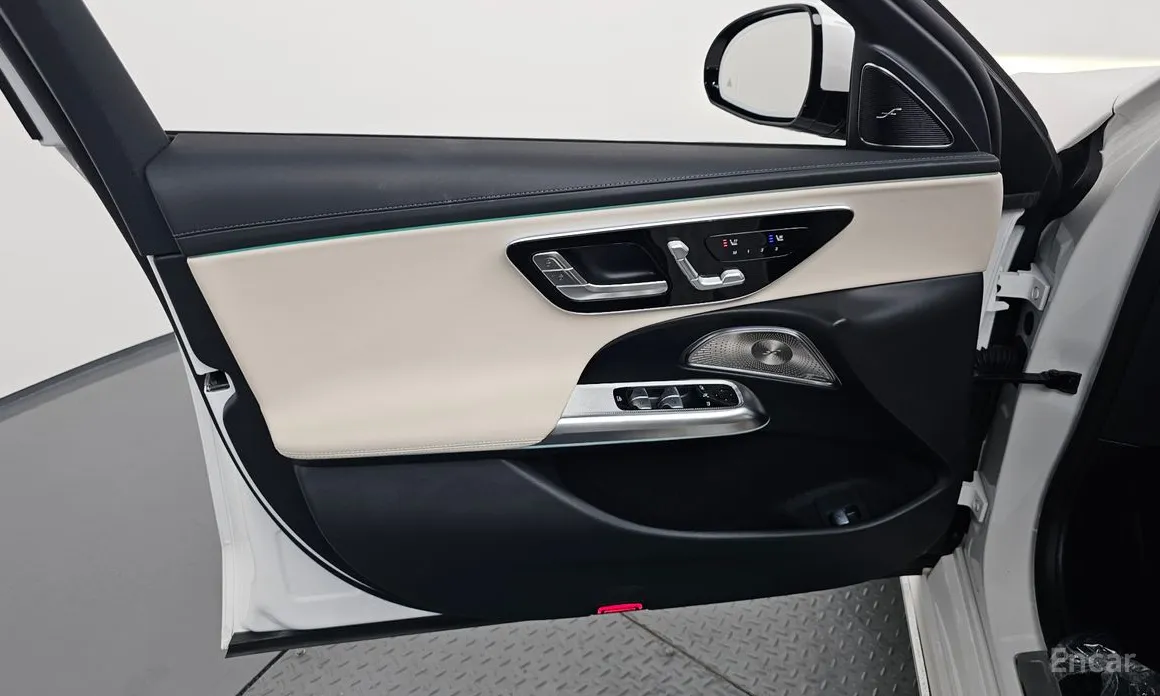 Mercedes-Benz E-Class 2024 E300 4MATIC AMG Line