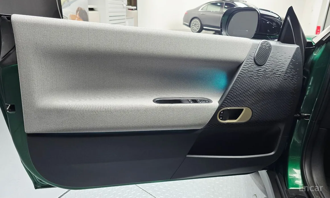 Mini Cooper 2025 SE Favoured