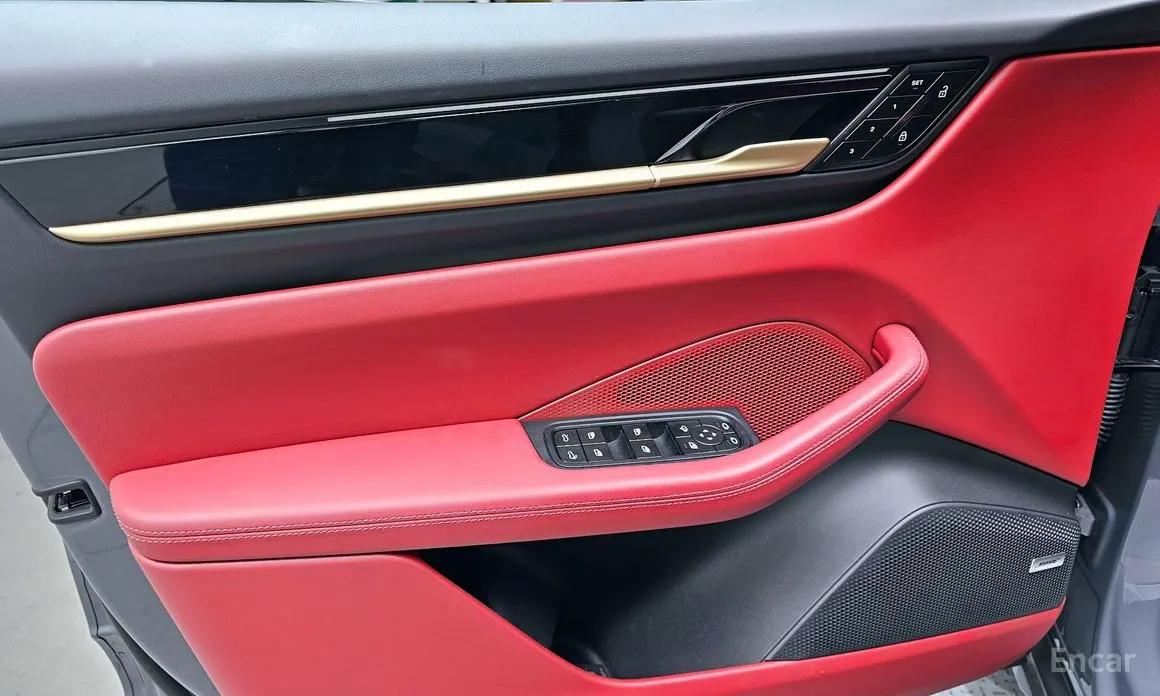 Porsche Macan 2024 Base 4