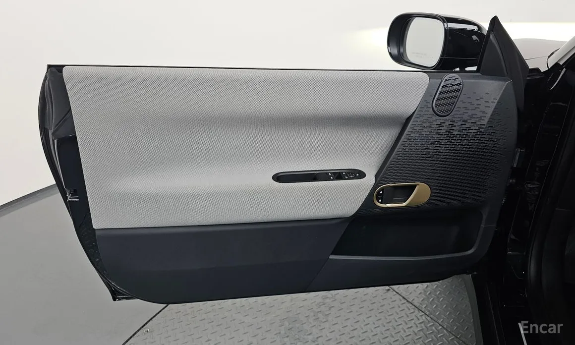 Mini Cooper 2025 SE Favoured