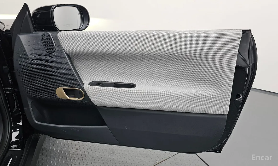 Mini Cooper 2025 SE Favoured