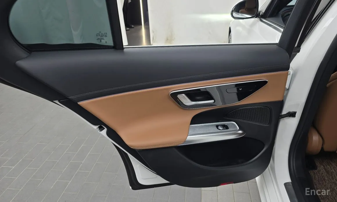 Фото 25 - Mercedes-Benz E-Class