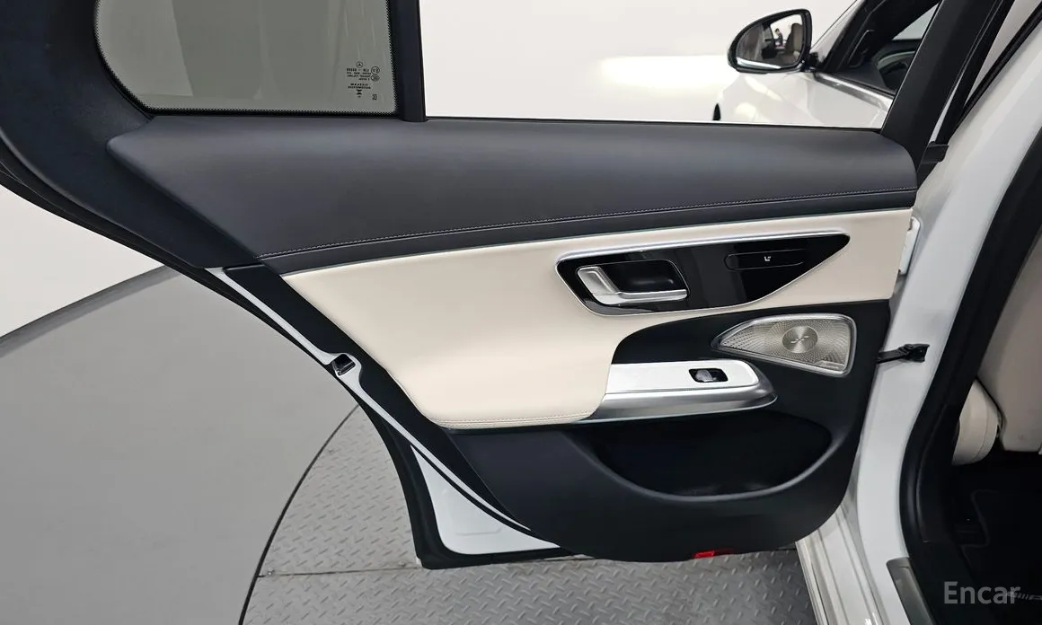 Mercedes-Benz E-Class 2024 E300 4MATIC AMG Line