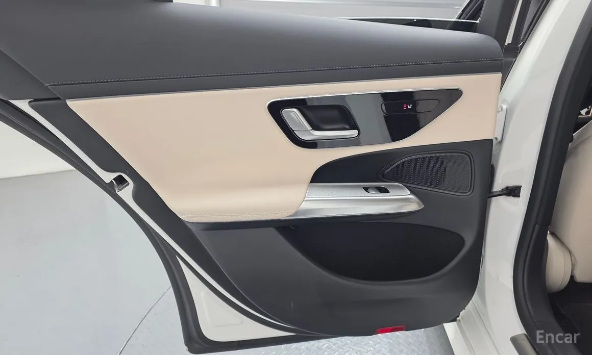 Mercedes-Benz E-Class 2024 E200 Avantgarde